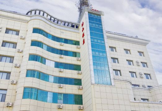 지닝 남역 근처 호텔