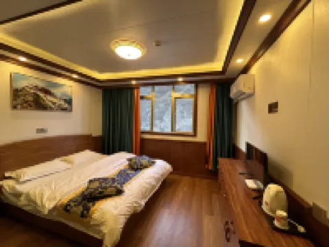 Xinlong Shangri-La Homestay