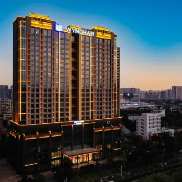 Wyndham Beihai Hotels near Beihai Railway Station