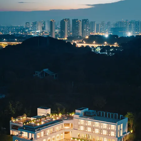 Nanjing Danxi · Zhenzhuquan Hot Springs Lakeside Mountain Lodge
