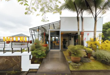 RedDoorz Plus @ The Ridge Tagaytay