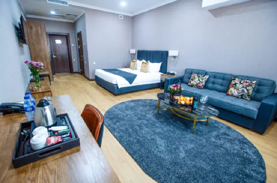 Krokus Plaza Hotel Отели рядом с достопримечательностью «Рынок Чорсу»