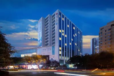Mover Hotel（Dalian Economic and Technological Development Zone Jinma Road Store） Hotel a 