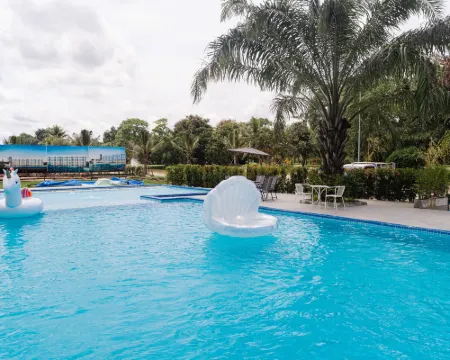 โรงแรมบ้านสวนคุณตา กอล์ฟ แอนด์ รีสอร์ท โรงแรมในอำเภอ วารินชำราบ