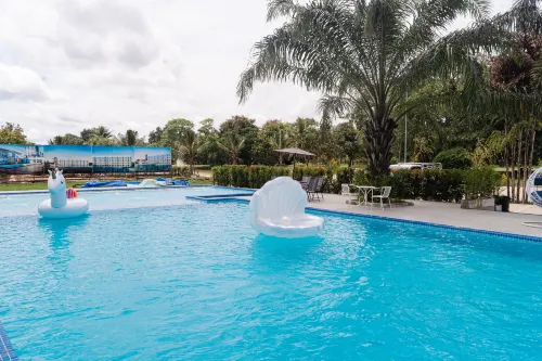 Baan Suan Khun Ta and Golf Resort Hotels in Warin Chamrap
