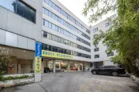 Longjie Business Hotel (Liuzhou High-speed Railway Station, Longtan Park Store) Hotels near Jishan
