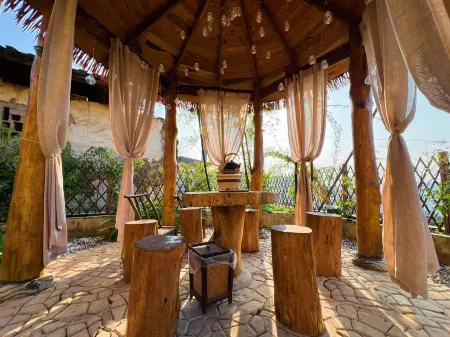 The flower farm B&B in the village Отели рядом с достопримечательностью «Wenlan Bridge»