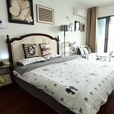 Nanning Juyaju Apartment (Nanning Railway Station) Отели рядом с достопримечательностью «Вокзал Наньнин»
