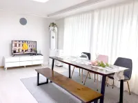 Hongik University Station 8min/Bedroom 3/Bed 4/Parking Available [Vanilla House]