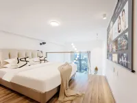 Shuyi LOFT High-altitude Audio-visual Homestay (Sijiaying Subway Station) Hotels near Jindian Scenic Area