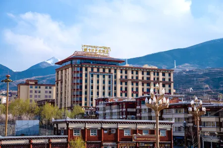 Sky Ornament Art Hotel Отели рядом с достопримечательностью «Shouling Temple»