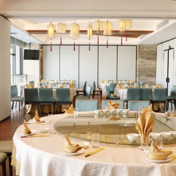 Yunfu Xinxing Xiangshun Junzhou Hotel