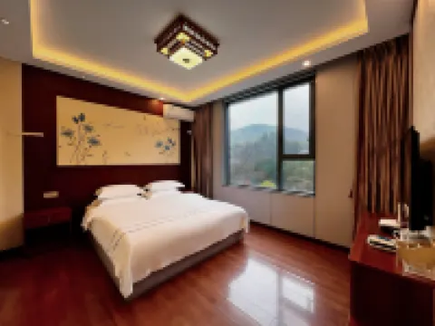 Xiaoqiao Liushui Renjia Inn