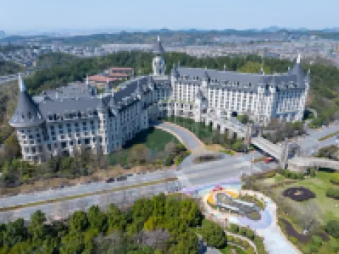 Yinrun Jinjiang Castle Hotel 安吉のホテル