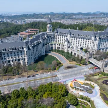 Yinrun Jinjiang Castle Hotel