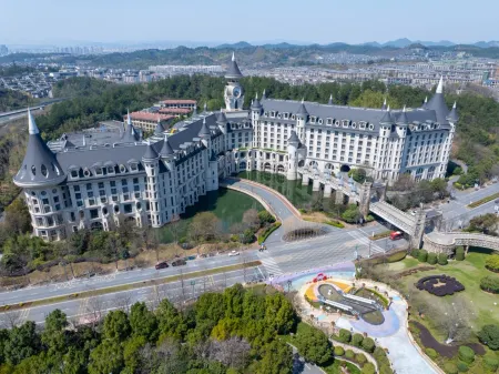 Yinrun Jinjiang Castle Hotel