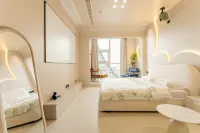 Mia Jingyue Loft Designer Apartment (Huaihai Square Huaxin Mall Store)