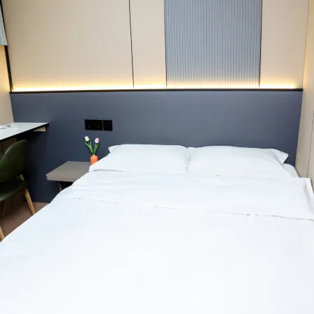 Yuanlaiju Hotel (Jinan Zhangqiu University Town Branch)