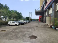zhenshang hotel - parking