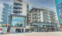 Modern Cosmopolitan APT Mid-Hollywood+Free Parking 10mins to Universal Studios Hotels in 