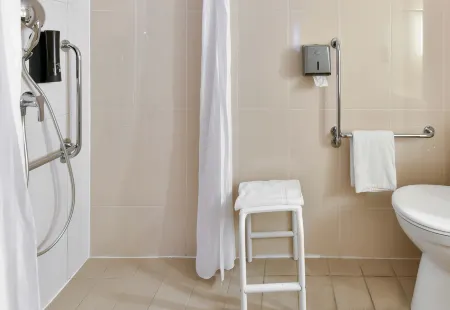 B&B Hotel Toulouse Cité de l'Espace Mouchotte Отели в г. Кен-Фонсегрив