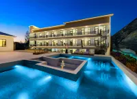Yuan Shan Qing Yu · Modern Design Retreat · Yunqi Pool Guesthouse (Nalati Scenic Area)