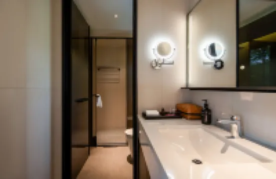 Mucheng Xichi Snow Mountain Art Resort Hotel (Baisha Ancient Town Branch)