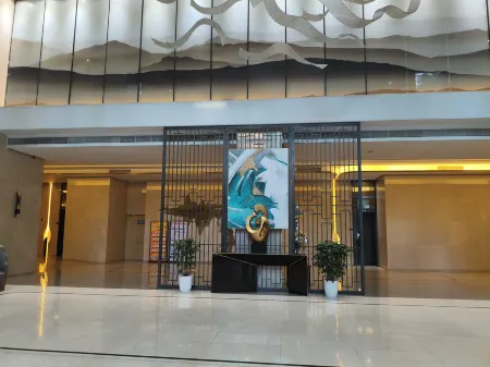 Meijing Youth Apartment (Shenzhen North Station Hongshan Subway Station)