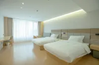 Lanyue Hotel (Weifang Airport Railway Station)