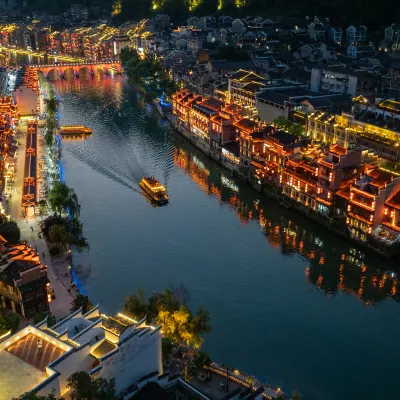 Shanshanli RiverView Design Residence (Zhenyuan Ancient City New Bridge Store) Hotels near Zhenyuan Ancient Town
