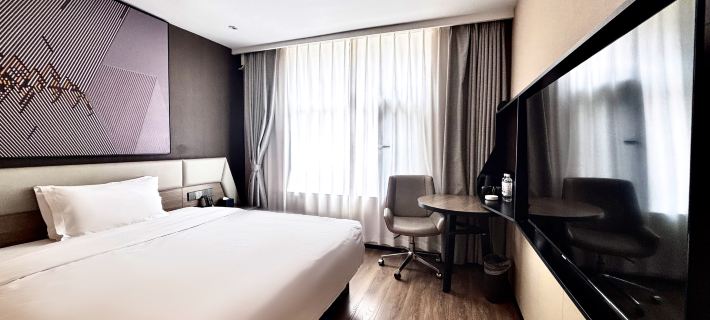 IU Hotel Hotels in Hejin