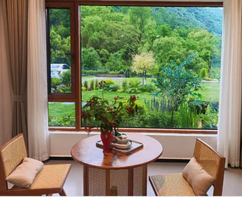 Yunxi Xiaozhu Homestay Hotel di Liuba