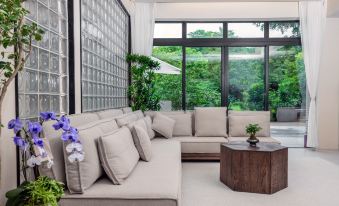 HIDDEN LAKE AFFORDABLE LUXURY HOME