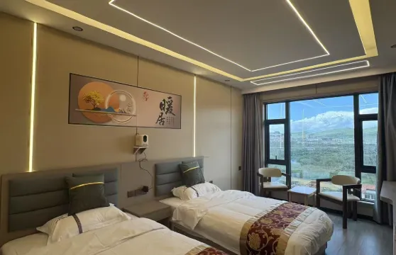 若爾蓋西御大酒店（汽車客運中心店）