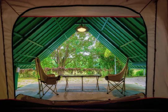 Sawasdee Lagoon Camping & Restaurant Hotels in Thai Mueang