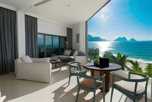 Riyuehai Hotel Riverside Bay·Dadonghai