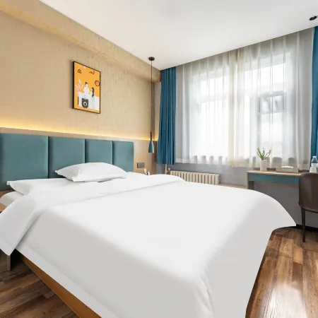 Ginza Jiayi Qingju Hotel (Qilu Hospital Quancheng Square) Отели рядом с достопримечательностью «Гора тысячи Будд»