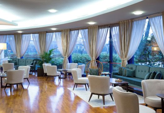 1. 힐튼 가든 인 ..