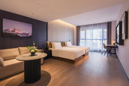 Atour Hotel (Weihai Urban Area Xingfu Gate) Отели рядом с достопримечательностью «Weihai Happiness Gate»