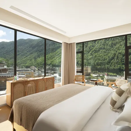 Mushan Yingxue Holiday Bieyuan (Siguniangshan Changpinggou Scenic Area)