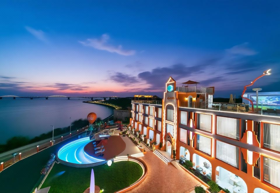 hotel overview picture