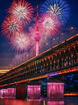 Elong R.YUN Hotel (Wuhan Dazhi Road Subway Station Jianghan Road Pedestrian Street) โรงแรมใน