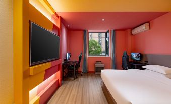 Light and Shadow Esports Hotel (Ningbo Tianyi Square Branch)