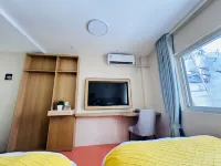 Le 8 Chain Hotel (Bengbu Zhanggongshan Park)