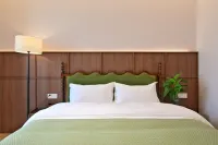 Good Friend Inn (Guilin Maternity and Child Bo'ai Hospital Baoxian Middle School Shop)