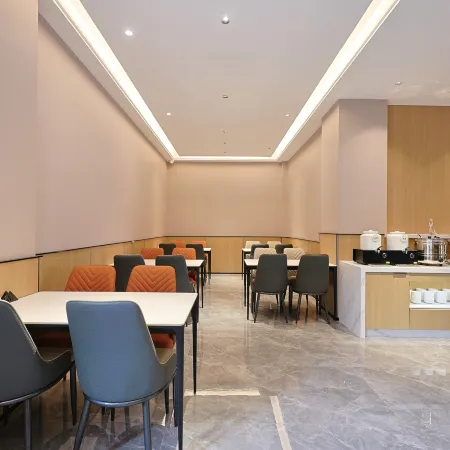 Homeinn Aifeel Hotel(Jilin Railway Station West Exit Branch)