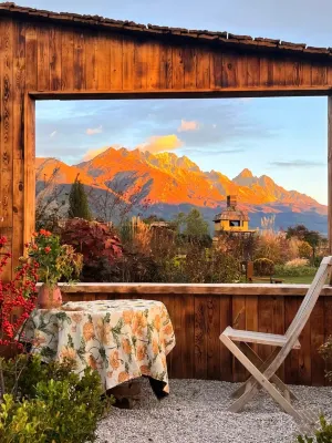 Rustlux Qianna · Snow Mountain View Garden Courtyard Designer Meisu