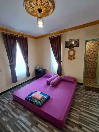 Villa Happy Family Отели рядом с достопримечательностью «Kukup Beach»