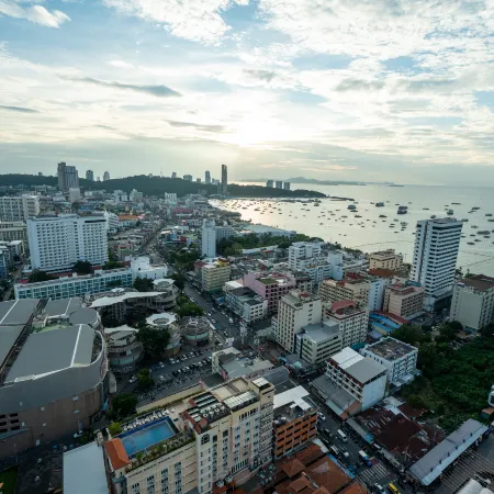 Edge Central Pattaya by PH