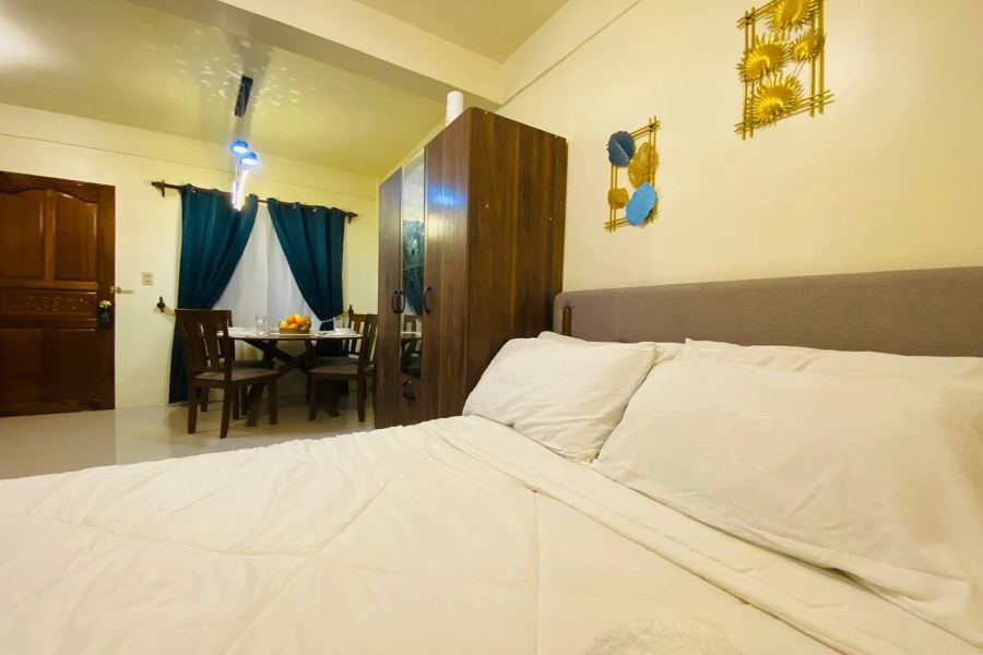 Lazy Daze Hometel Boracay